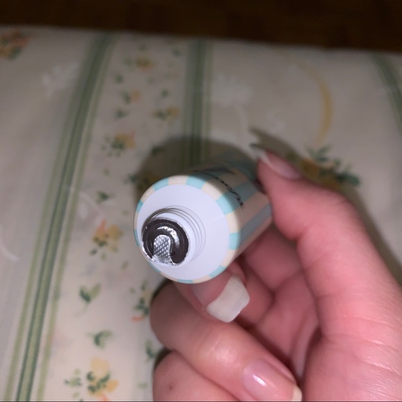 New Benefit Porefessional Primer - Picture 3 of 3